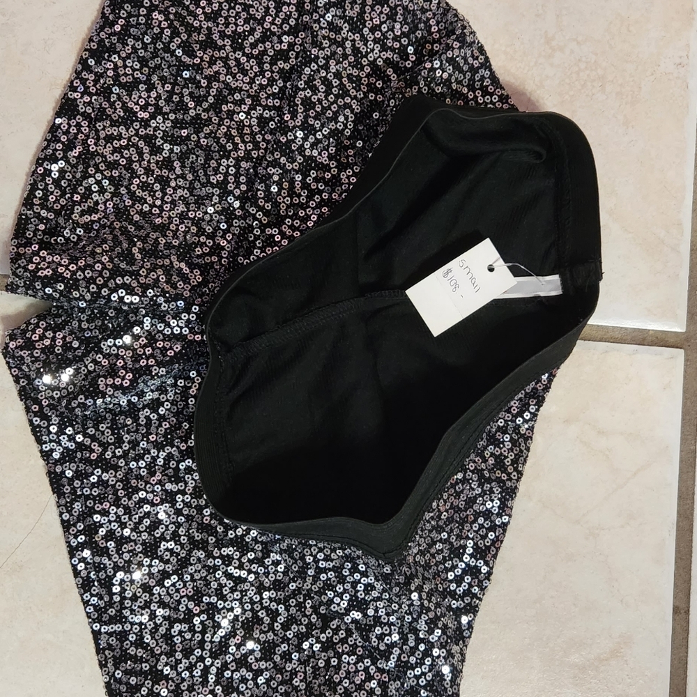 Shorts - Picture 2 of 3